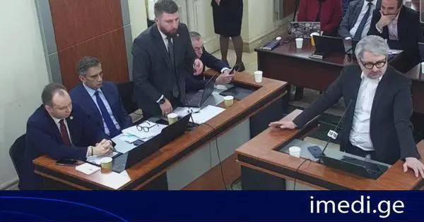 არჩილ გორდულაძე ნიკა გვარამიაზე: ბატონო მოსამართლევ, ახლა ჩვენ აქ ვისმენთ ერთ-ერთი მხარის წარმომადგენლის ბენეფისს. ჩვეულებრივ პოლიტიკურ განცხადებებს აკეთებს. ეს არის თავისი პოზიციის დაფიქსირება, შეფუთული ვითომ შუამდგომლობით
