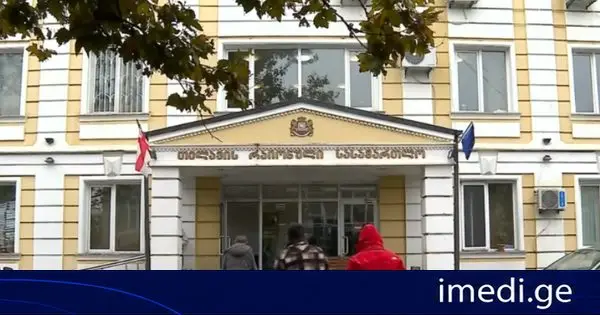 თელავის რაიონულმა სასამართლომ, სიძულვილის ენის გამოყენების ფაქტზე მოქალაქეებს ნათია არაბულსა და ზაქარია მორჩაძეს 500-500 ლარი ჯარიმა დააკისრა