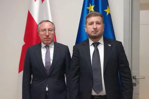 საქართველოში უკრაინის საელჩო – დმიტრო ბერეჟნიმ მადლობა გადაუხადა საქართველოს მთავრობას პოლიტიკური მხარდაჭერისთვის, ასევე უკრაინისთვის გაწეული ჰუმანიტარული დახმარებისთვის