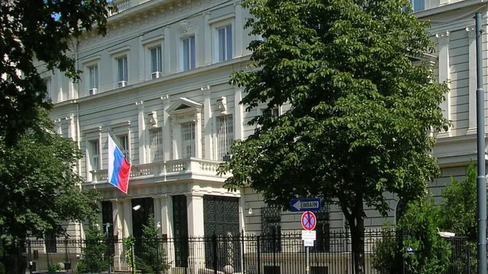 ავსტრია ოთხ რუს დიპლომატს აძევებს