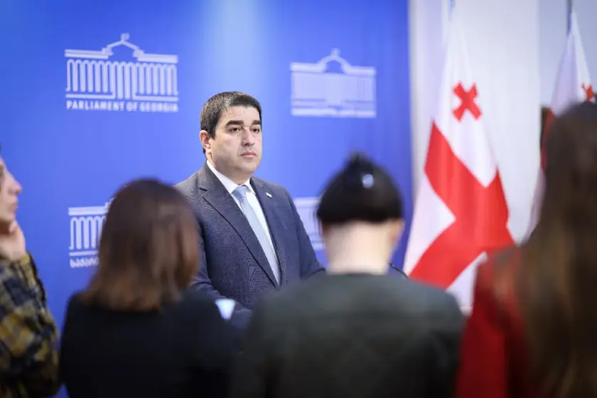შალვა პაპუაშვილი არმაზ ახვლედიანის ორგანიზებულ სემინარზე: ევროსაბჭოს წარმომადგენლობას პასუხი აქვს გასაცემი ძალიან მძიმე ბრალდებაზე - არსებობს ეჭვი, რომ ქართველი ხალხის და მათი კანონების გვერდის ავლით ხდება პოლიტიკური პროექტის დაფინანსება