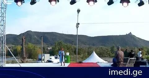 ოთხწლიანი პაუზის შემდეგ, „უცნობი“ დიდ სცენას ბენდ „უცნობ საქართველოსთან“ ერთად უბრუნდება