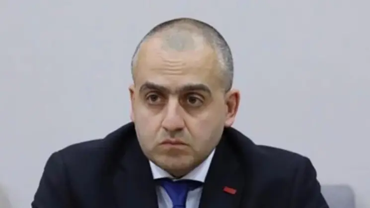 გიორგი გამსახურდია: ზოგი პოლიტიკოსი რომ დამდგარა, აი ჩვენ იმდენი გადავიტანეთ და ვალს ადებენ, თავიანთი ჭკუით ბიძინას. გაუძელით კი არა, რასაც მოესწარით, ყველაფერს ბიძინა ივანიშვილის ხათრით