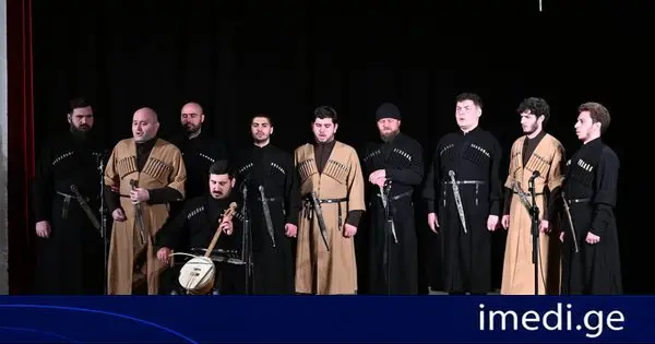 ონის კულტურის სახლში ფოლკლორის ცენტრის გუნდის და რაჭის სალოტბარო სკოლების კონცერტი გაიმართა