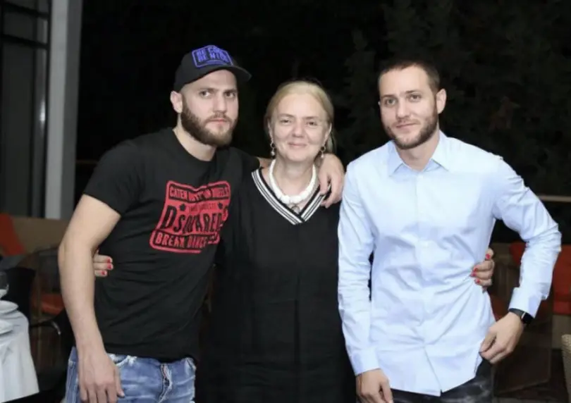ფეიქრიშვილების დედა: წყარომ მითხრა, რომ ჩემს შვილთან, გიორგისთან საკანში ვატო ყიფიანი შევიდა