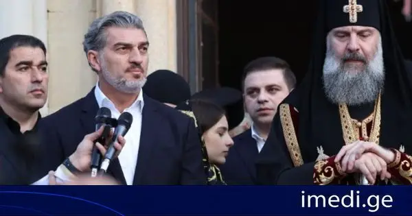 მიხეილ ყაველაშვილი: დღეს არის ზეიმით აღსავსე ზემო აჭარა, სადაც ამდენი ადამიანი გახდა დედა ეკლესიის ნაწილი. უდიდესი ზეიმია თითოეულ ჩვენგანში, ხარობს მთელი ერი და მთელი ქვეყანა
