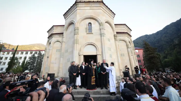 ზურაბ პატარაძემ მაღალმთიან აჭარაში პატრიარქ შიო III- ის მიერ ჩატარებული საყოველთაო ნათლობის მონაწილეებს და სტუმრებს დღევანდელი დღე მიულოცა