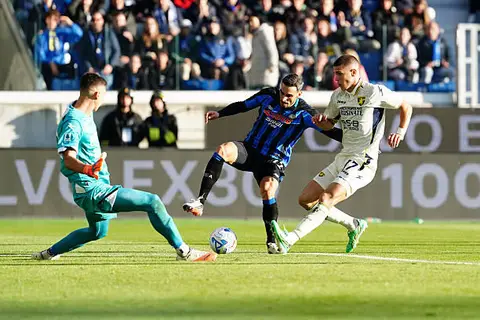 კვერნაძის 65 წუთი - "ფროზინონემ" "ატალანტასთან" უხვგოლიან მატჩში ქულა აიღო
