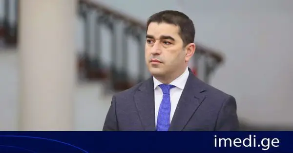 შალვა პაპუაშვილი: მაშინ, როდესაც საქართველო ისეთი დამოუკიდებელია, როგორიც მისი დამოუკიდებლობის 35 წლის განმავლობაში არ ყოფილა საკუთარ გადაწყვეტილებებში, როგორც ხალხი, ისე მისი არჩეული ხელისუფლება, დღესაც ვხედავთ, თუ რა გააფთრებული წნეხია საქართველოზე მხოლოდ იმიტომ, რომ სარჩელით მიმართეს პარლამენტის წევრებმა საკონსტიტუციო სასამართლოს