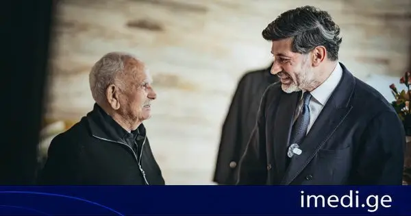 კახა კალაძემ შოთა ქელეხსაშვილს 100 წლის იუბილე მიულოცა