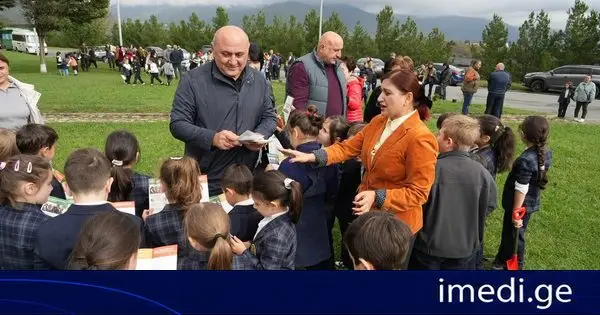 საქართველოს მთავრობის ინიციატივით მიმდინარე პროგრამის „ჩემი პირველი ნერგის“ ფარგლებში, გამწვანების ღონისძიებები ქვეყნის რამდენიმე ქალაქში გაიმართა