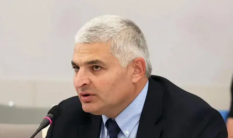 „საკუთარი ქვეყნისთვის ვერ მიუხედიათ, უამრავი პრობლემა აქვთ გადასაჭრელი – სოციალური, ეკონომიკური და ა.შ., და ამ დროს ჩვენი ქვეყნის ბულინგით იყვნენ დაკავებულები. ბიუროკრატთა მთელი კრებული იყო ჩასაფრებული, რომ ყოველდღე ახალი განცხადება გამოეცხოთ ჩვენს წინააღმდეგ“ – გიორგი სოსიაშვილი ევროპაში მიმდინარე პროტესტებზე