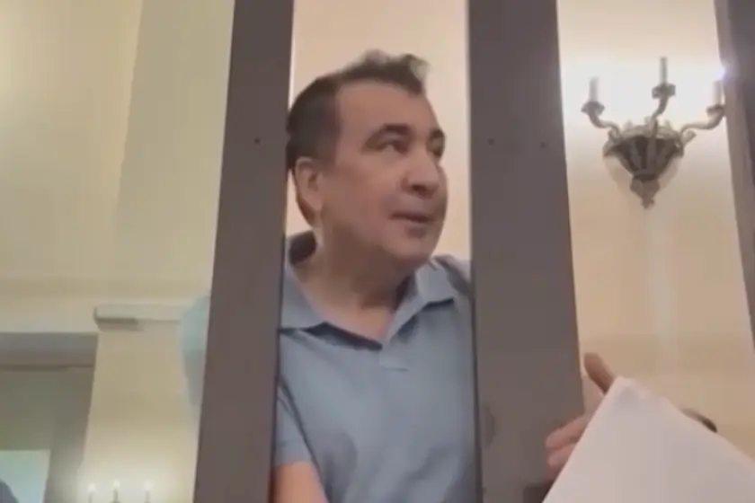 მიხეილ სააკაშვილი: “როინ შავაძე იყო საქართველოს მოღალატე, რომელიც 2008 წლის დროს გადასცემდა ჩვენი ჯარების კორდინატებს, ყოველთვის ჯობია ნორმალურად გაასამართლო და როინ შავაძე თავის დროზე რომ გაესამართლებინათ, რაც უფრო სწორი იქნებოდა, 2012-ში აუცილებლად გაუშვებდნენ პოლიტპატიმრად”