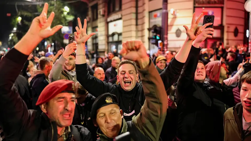 სერბეთის პუტინის მხარდამჭერმა მრავალწლიანმა ლიდერმა სტუდენტების მიერ მართულ საპროტესტო მოძრაობასთან მარცხი აღიარა