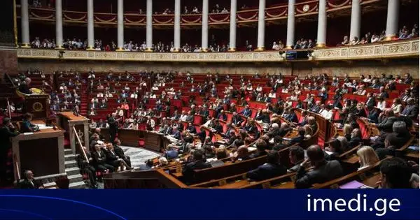 POLITICO: საფრანგეთში 400 ათასამდე არალეგალი მიგრანტის ლეგალიზაციის კანონის მიღებას გეგმავენ