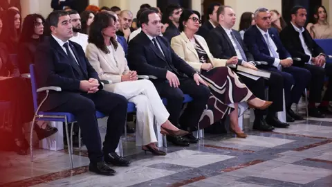 პარლამენტში ჟურნალ "ოქროს საწმისის" პრეზენტაცია გაიმართა