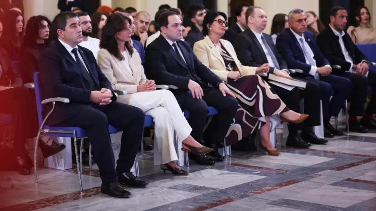 პარლამენტში ჟურნალ "ოქროს საწმისის" პრეზენტაცია გაიმართა