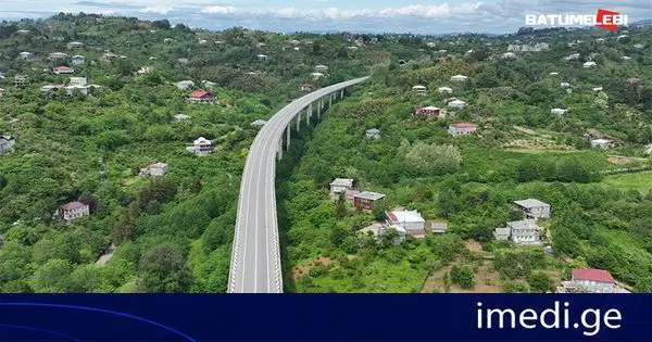 ქობულეთის შემოვლითი გზის ოთხზოლიან მაგისტრალად მოდერნიზაციის პროექტთან დაკავშირებით საკონსულტაციო შეხვედრა გაიმართა