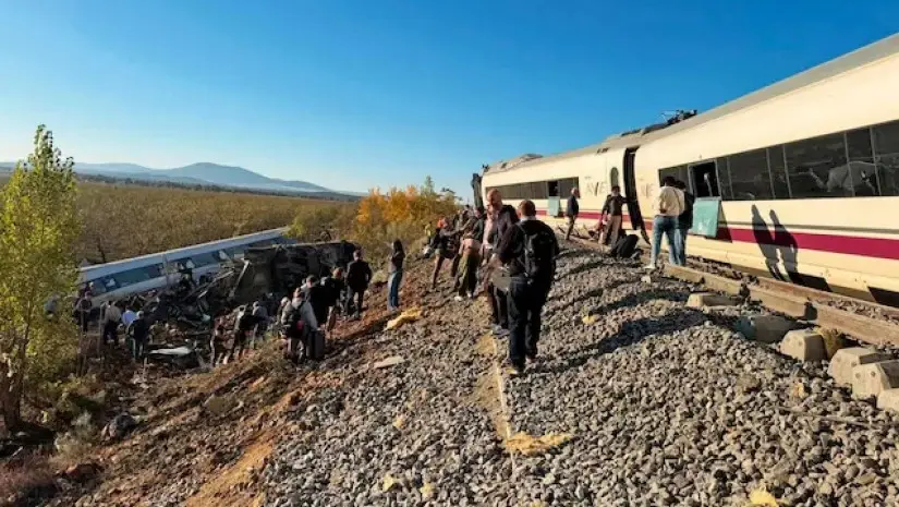 ესპანეთში ორი ჩქაროსნული მატარებელი ერთმანეთს შეეჯახა - დაიღუპა სულ მცირე 10 ადამიანი