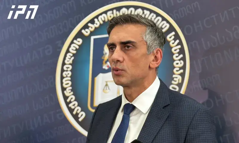 გიორგი კახიანი - საუბრობდნენ, თითქოს, სარჩელში რაღაც არის გაუგებარი, გამოჩნდა, რომ ძალიან კარგადაც გაუგიათ ყველაფერი, იმიტომ, რომ ცდილობენ, სარჩელში მოყვანილ ჩვენს არგუმენტებს, პუნქტობრივად, თავიანთი პასუხები გასცენ - პოზიციების წარმოჩენაშიც კი შეთანხმებულები არიან