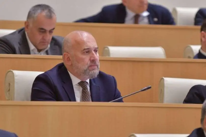 ზვიად შალამბერიძე ასაკრძალ პარტიებზე: „ეს არ არის ჩვეულებრივი ოპოზიცია, რომელიც შესაძლოა ხელისუფლების ოპოზიციაში იყოს და რომელსაც ქვეყნის განვითარებისა და წინსვლის ინტერესი ამოძრავებდეს. ეს არის ადამიანთა ერთობლიობა, რომლებიც პირადი კეთილდღეობისთვის იბრძვიან და ჩვენი ქვეყნის განვითარება საერთოდ არ შედის მათ ინტერესებში“
