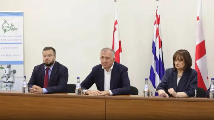 ზურაბ პატარაძე ბათუმის შოთა რუსთაველის სახელმწიფო უნივერსიტეტის ფიტოპათოლოგიისა და ბიომრავალფეროვნების ინსტიტუტის საქმიანობას და მიმდინარე კვლევების პროცესს გაეცნო