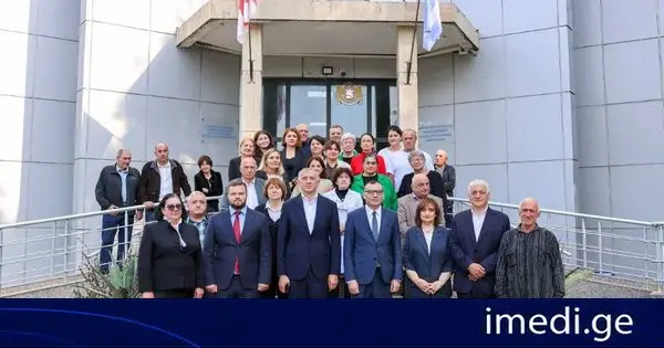აჭარის მთავრობის თავმჯდომარე ზურაბ პატარაძე ბსუ-ს ფიტოპათოლოგიისა და ბიომრავალფეროვნების ინსტიტუტის საქმიანობას გაეცნო