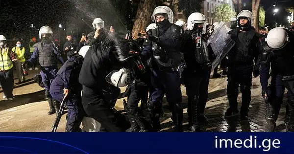 Euronews: ალბანეთის ხელისუფლებამ ახალი რეგულაციები მიიღო, რომლის მიხედვითაც, იმ დემონსტრანტებს, რომლებიც ძალადობრივ აქციებში მონაწილეობენ, 5,5 ათას დოლარამდე ოდენობის ჯარიმა დაეკისრებათ