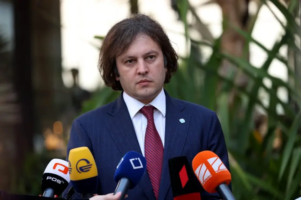 ირაკლი კობახიძე: „არაკონსტიტუციური ხუთიანი არის, სინამდვილეში, ერთი პოლიტიკური პარტია, და ამ პოლიტიკურ პარტიას ჰქვია უცხოური აგენტურა. ამას ჰქვია მეხუთე კოლონა. როდესაც ასეთ პოლიტიკურ სუბიექტს ესარჩლებიან ქვეყნის გარედან, ეს თავისთავად მეტყველებს იმ მხარეზე, რომელიც არის ამ გამოსარჩლების ავტორი“