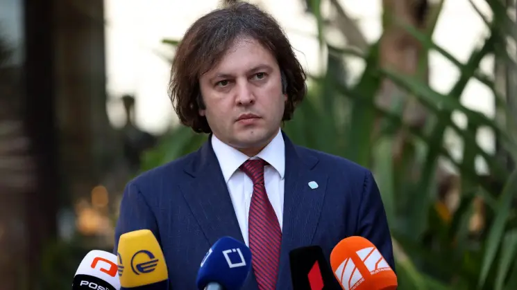 პრემიერი: საშუალო ეკონომიკური ზრდა 3 კვარტლის მონაცემებით არის 7,4%, სავალუტო ფონდისა და მსოფლიო ბანკის წინასწარ პროგნოზს მნიშვნელოვნად ვაჭარბებთ, მნიშვნელოვანი ფაქტორი, რამაც ასევე ხელი შეუწყო მაღალი ტემპის შენარჩუნებას, არის კორუფციის დამარცხება