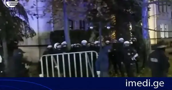 პოლონეთში პოლიტიკური კრიზისი მწვავდება - პოლიციამ საკონსტიტუციო ტრიბუნალის შენობაში რეიდი ჩაატარა