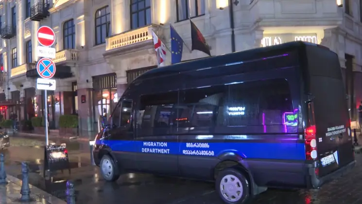 შინაგან საქმეთა სამინისტროს მიგრაციის დეპარტამენტის თანამშრომლებმა საქართველოში უკანონოდ მყოფი უცხო ქვეყნის 61 მოქალაქე დააკავეს