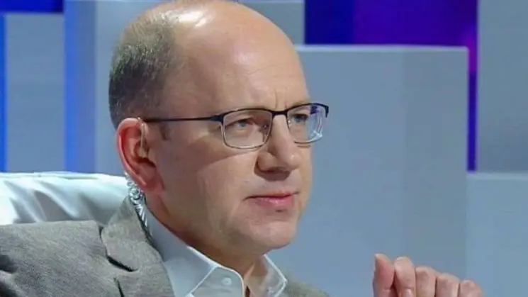 გია აბაშიძე: Pan Herczyński, თქვენს სამშობლოში საკონსტიტუციო ტრიბუნალის მიტაცების მცდელობა და სასამართლოს პოლიტიზება აღარ გიჩენთ კითხვებს? თუ იქ დემოკრატიის ნგრევას "ევროპული დინამიკა" ჰქვია, ხოლო საქართველოში კანონის უზენაესობის დაცვას - "უკუსვლა"?
