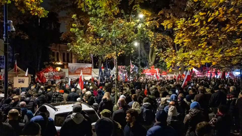 პოლონეთის პრეზიდენტი ლაპარაკობს საკონსტიტუციო ტრიბუნალის ძალადობრივ ხელში ჩაგდებაზე