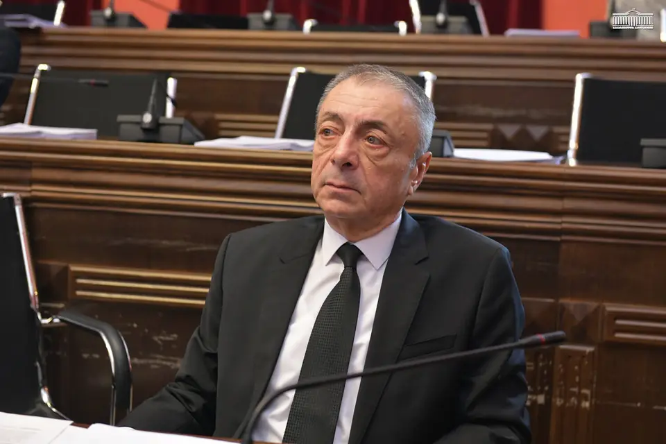 თენგიზ შარმანაშვილი – ოპოზიციაში მიმდინარეობს გაჩაღებული ბრძოლა მწირი ფინანსების გადანაწილებაზე, ყველას უნდა, პატრონს მოაჩვენოს თავი, რომ მათი ინტერესების გატარება შეუძლია