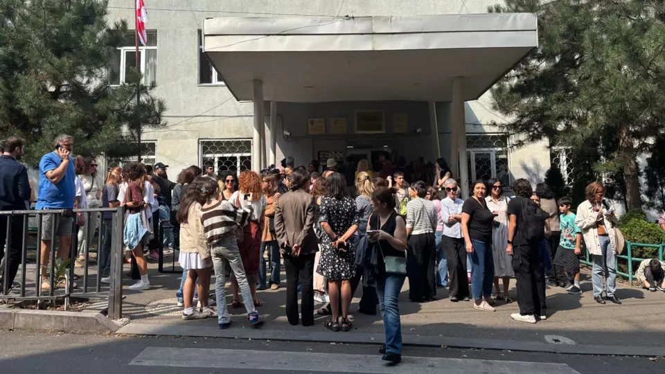 21-ე სკოლაზე სამხარაულის დასკვნა 10 სექტემბერით თარიღდება - დემონტაჟის რეკომენდაცია ეკუთვნის ექსპერტს 2...