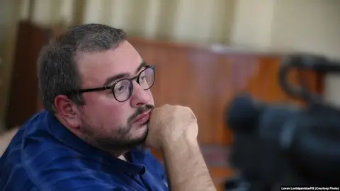 “თუ ფილოსოფიის ინსტიტუტში კაზინო “ჟუილი” გაიხსნა, რატომ არ უნდა გვეშინოდეს იმის, რომ ჩვენი სკოლის ადგილზე მორიგ “ტრამპტაუერს” ჩადგამენ?” – ლევან ლორთქიფანიძე