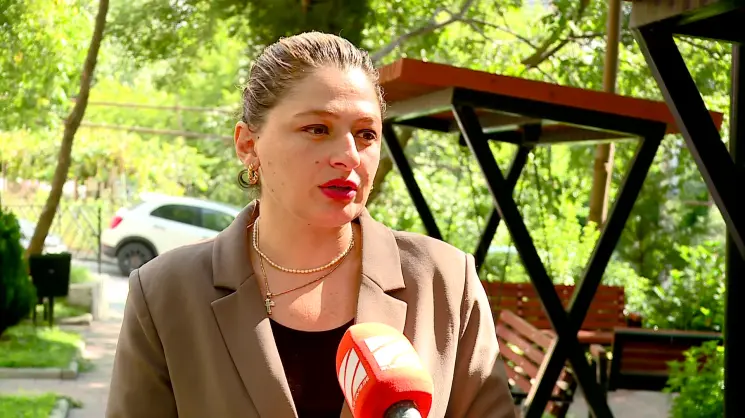 ჯერ პოსტი გამოაქვეყნა, სადაც ჩვენი შვილები ამ მტკივნეული ფრაზით მოიხსენია, ახლა პირად შეტყობინებებში გვაყენებს შეურაცხყოფას - აქონდროპლაზიის დიაგნოზის მქონე ბავშვის მშობელი "ნაცმოძრაობის" აქტივისტის პოსტზე