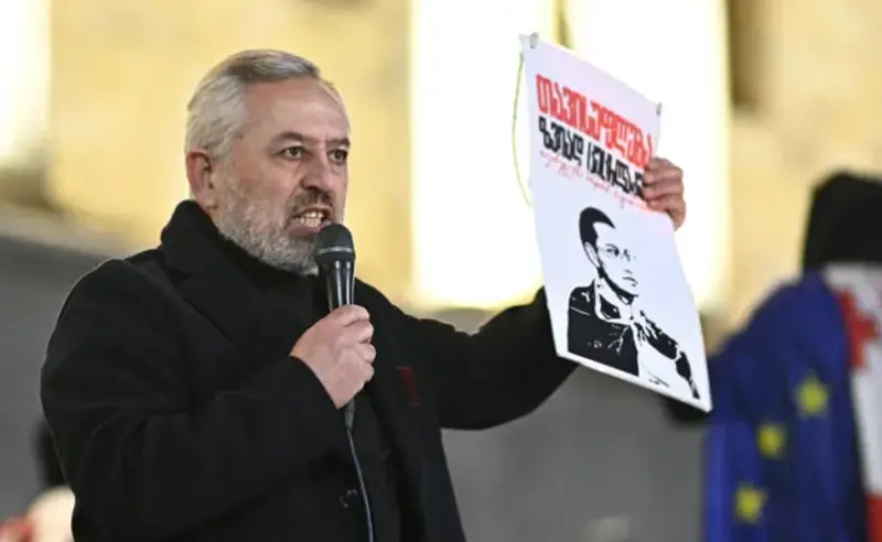 ზურაბ ცეცხლაძე გიორგი გველესიანზე: „სამარცხვინოა, ეროვნული ნაკრების თითქმის მთლიან შემადგენლობას “მოღალატეები” უწოდო“