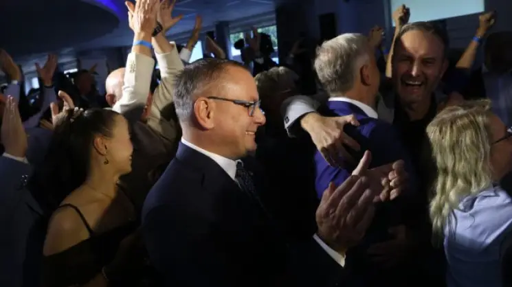 politico: პარტიამ "ალტერნატივა გერმანიისთვის" მეკლენბურგ-წინა პომერანიის რეგიონულ არჩევნებში ხმების 37% მიიღო და პირველი ადგილი დაიკავა. არჩევნების შედეგები კატასტროფულად მძიმეა ფრიდრიხ მერცისთვის, რომელმაც ხმების მხოლოდ 5.5% მიიღო