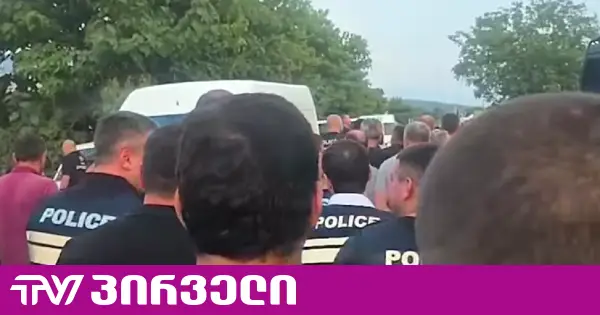 მევენახეების პროტესტი კახეთში - მოსახლეობა დაკრეფილი ყურძნის ჩაბრებას ვერ ახერხებს