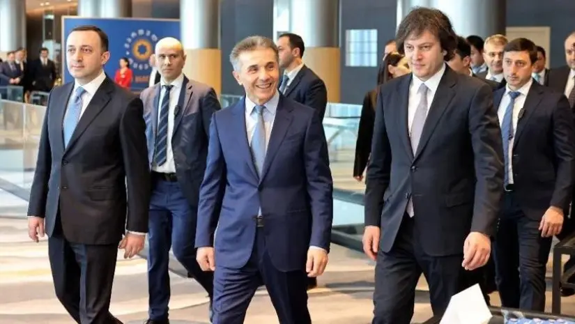 "ჯერ თქვენი თვალიდან ამოიღეთ დირე და მერე ილაპარაკეთ კორუფციაზე" - ღარიბაშვილის მორიგი წერილი