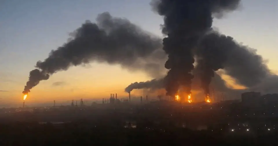 Reuters: დრონების იერიშის შემდეგ მოსკოვის ნავთობგადამამუშავებელმა მუშაობა შეაჩერა