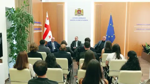 სპორტის სამინისტროს გეგმები, მიმდინარე და სამომავლო პროექტები, უწყების ხელმძღვანელებმა ახალგაზრდებს გააცნეს