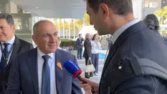 “ორ სკამზე ჯდომა გამოგივათ?” – “Россия”- ს ჟურნალისტი ფაშინიანს