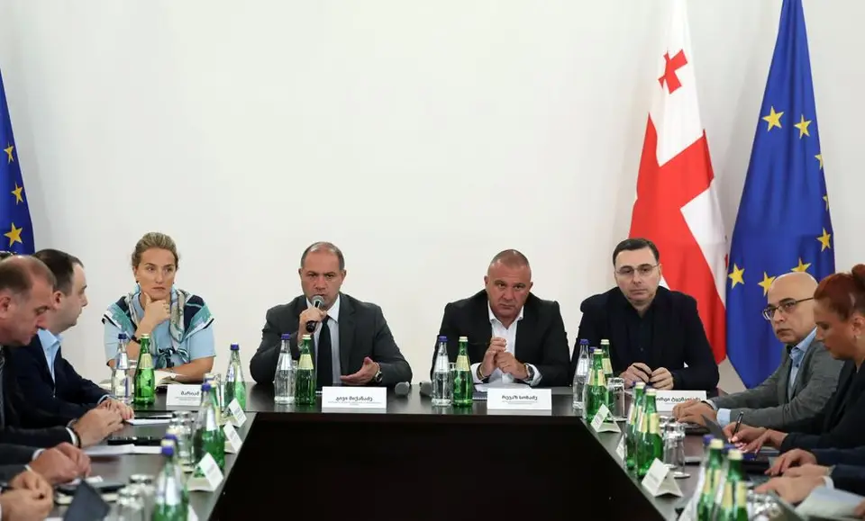 სკოლების მშენებლობისა და რეაბილიტაციის პროცესთან დაკავშირებით უწყებათაშორისი კომისიის მორიგი სხდომა გაიმართა