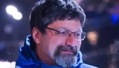 “ერთში რამდენიმე კვირაში აღადგენენ სასწავლო პროცესს, მეორეში კი არა. რატომ მოხდა ასე?” – სიმონ ჯანაშია