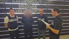 პოლიციამ დიდი ოდენობით თანხის თაღლითურად დაუფლების ბრალდებით ერთი პირი დააკავა