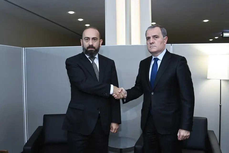 აზერბაიჯანისა და სომხეთის საგარეო საქმეთა მინისტრები ნიუ-იორკში გამართულ შეხვედრაზე პირდაპირი დიალოგის გაგრძელებაზე შეთანხმდნენ