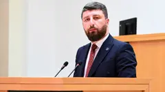 "ნაცპროპაგანდისტ ქალბატონ ანი წითლიძეს შეუძლია, მეგის ქარდავას, დათა ახალაიას, ბაჩო ახალაიას სახლებთან ჩამოდგეს და იქ ჩაატაროს აქციები - სისხლიანი რეჟიმის ერთ-ერთ მთავარ შემოქმედებთან" - არჩილ გორდულაძე